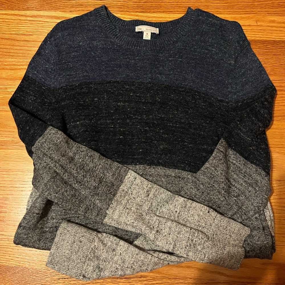 Large stripe men’s sweater